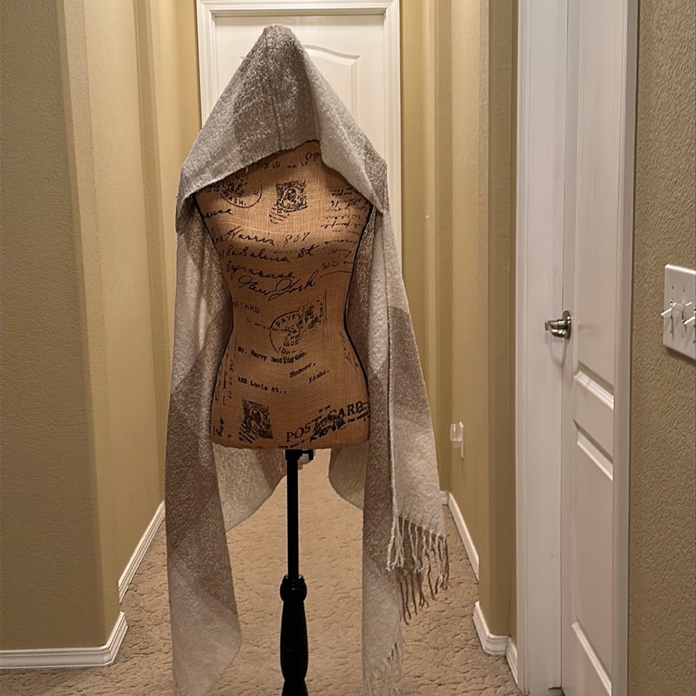 Ladies Cream and Taupe Cape